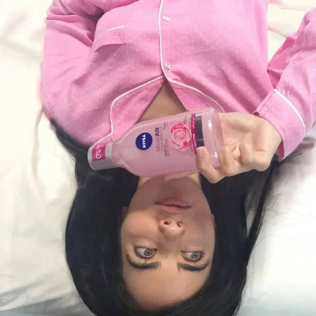 ●...تونر نيفيا...🌸

●... للبشرة الجافة والحساسة والمختلطه والعاديه
التونر 👈🏻يستخدم بعد الغسول👌🏻 حتى يقفل مسام الوجه💁🏻‍♀️.... الي انفتحت مع استخدام الغسول
يرطب البشرة💧
●... لانه يحتوى على نسبة عاليه من فيتامين e والجلسرين🌀
وياه مزيل مكياج نيفيات ينضف البشرة🙆🏻‍♀️ ويزيل اثار المكياج💄الي الغسول ميشيلها ويقفل المسام 👌🏻وميخلي البشرة جافة
السعر(الفين دينار)🤩


**إذا كنت صاحب هذا الإعلان وتريد حذفه لأي سبب، رجاءا أرسل رسالة إلى الدعم الفني**