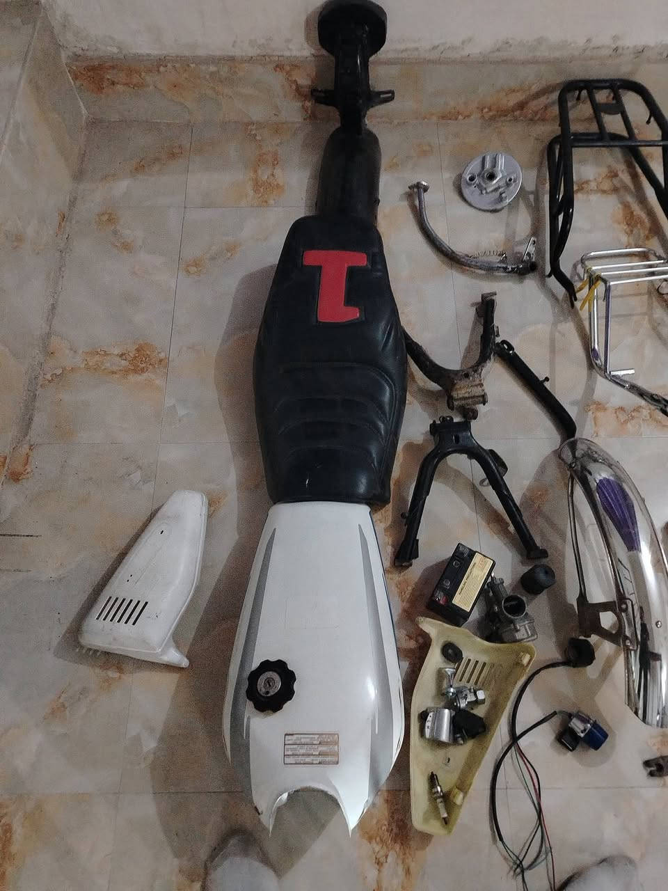 السلام عليكم عراض مال اربعه كير كلهن نضاف السعر كلهن اب 100 شلع المكان طويريج ***********
