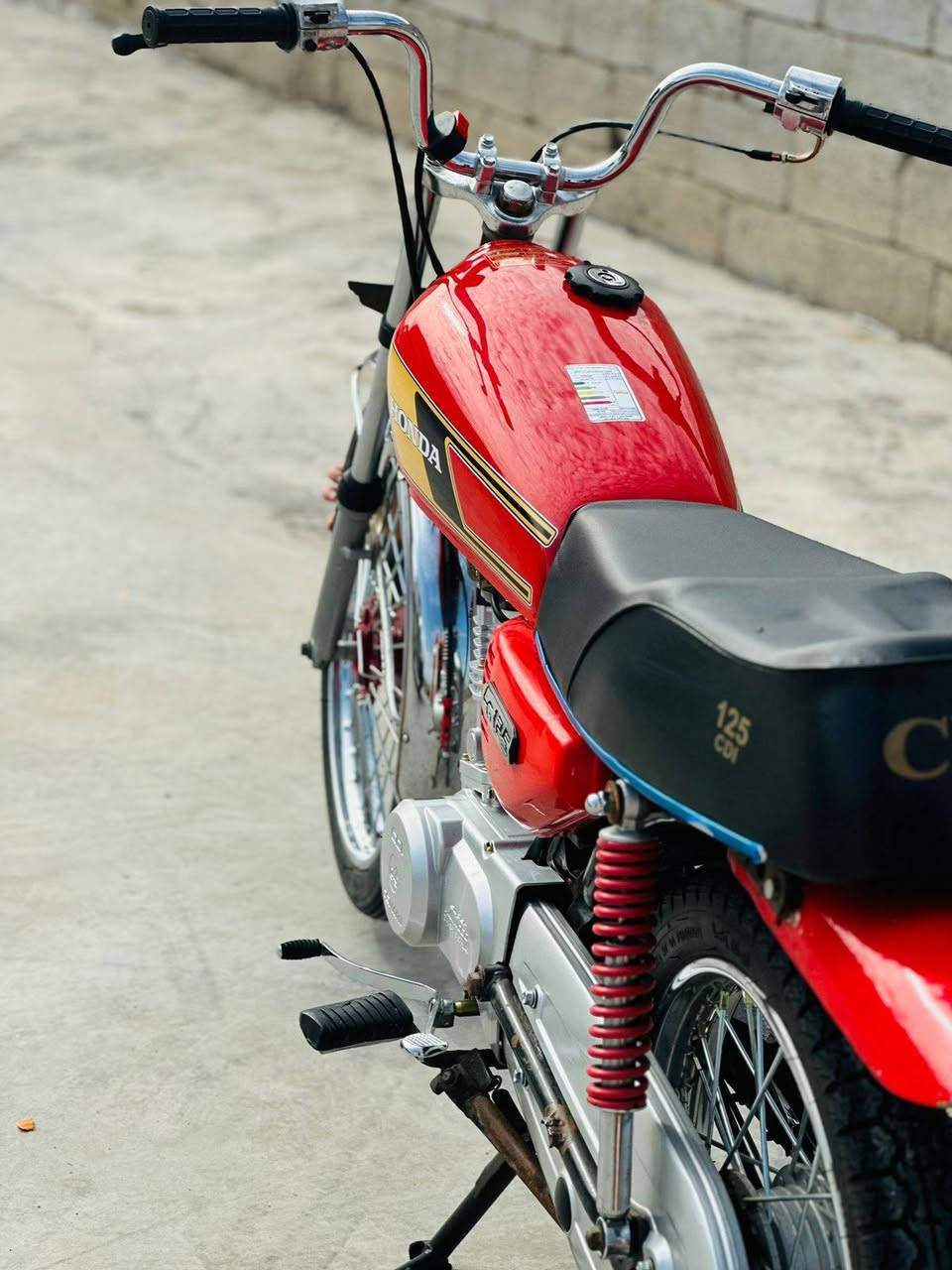 السلام عليكم دراجه للبيع سيجي نامه تعمر كله 25ارواق اصوالي السعر خاص رقم الهاتف ***********
