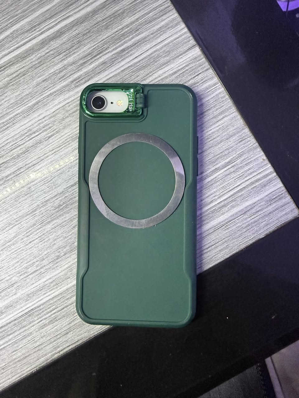 ايفون 8 العادي ذاكرة 64 سعره 100 الف مكاني الكاظمية ***********
