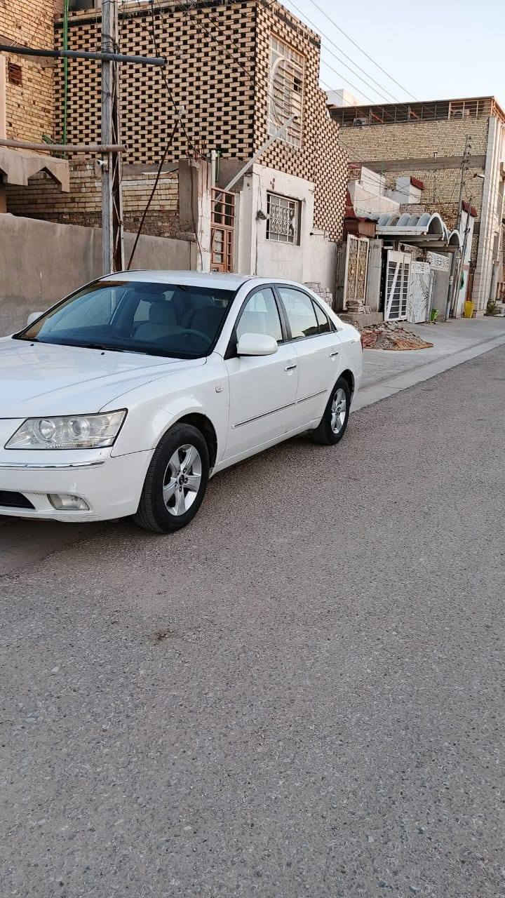 ​🚗 سوناتا 2010 (وارد كوري) - للبيع أو المراوس
السيارة جديدة بمعنى الكلمة وجاهزة من كلشي، للي يدور نظافة وراحة بال.
​🔹 المواصفات والتفاصيل:
​الموديل: 2010.
​المحرك: 2.0 دوش (DOHC) - عزم وقوة واقتصادية.
​الوقود: غاز بلادي (اقتصادية جداً).
​اللون: أبيض ملكي.
​المواصفات: فول مواصفات (عدا الفتحة)، تشمل:
​شاشة بلادية أصلية.
​تحكم ستيرن جهتين.
​كشنات جلد لون أسود (بحالة الوكالة).
​تخم تايرات جديد + تخم ويل كب جديد.
​داخلية وتغليف أرضيات ودشبول قمة بالنظافة.
​حالة البدي: السيارة مكصوصة (جنطة) وشغلها كلش نظيف ومرتب، السيارة "نحلة" بالشارع.
​💰 السعر المطلوب:
​47 ورقة (4,700$) وبيه مجال قليل للشراي الطيب.
​📍 الموقع: النجف الأشرف.
📞 للاستفسار والاتصال: ***********
