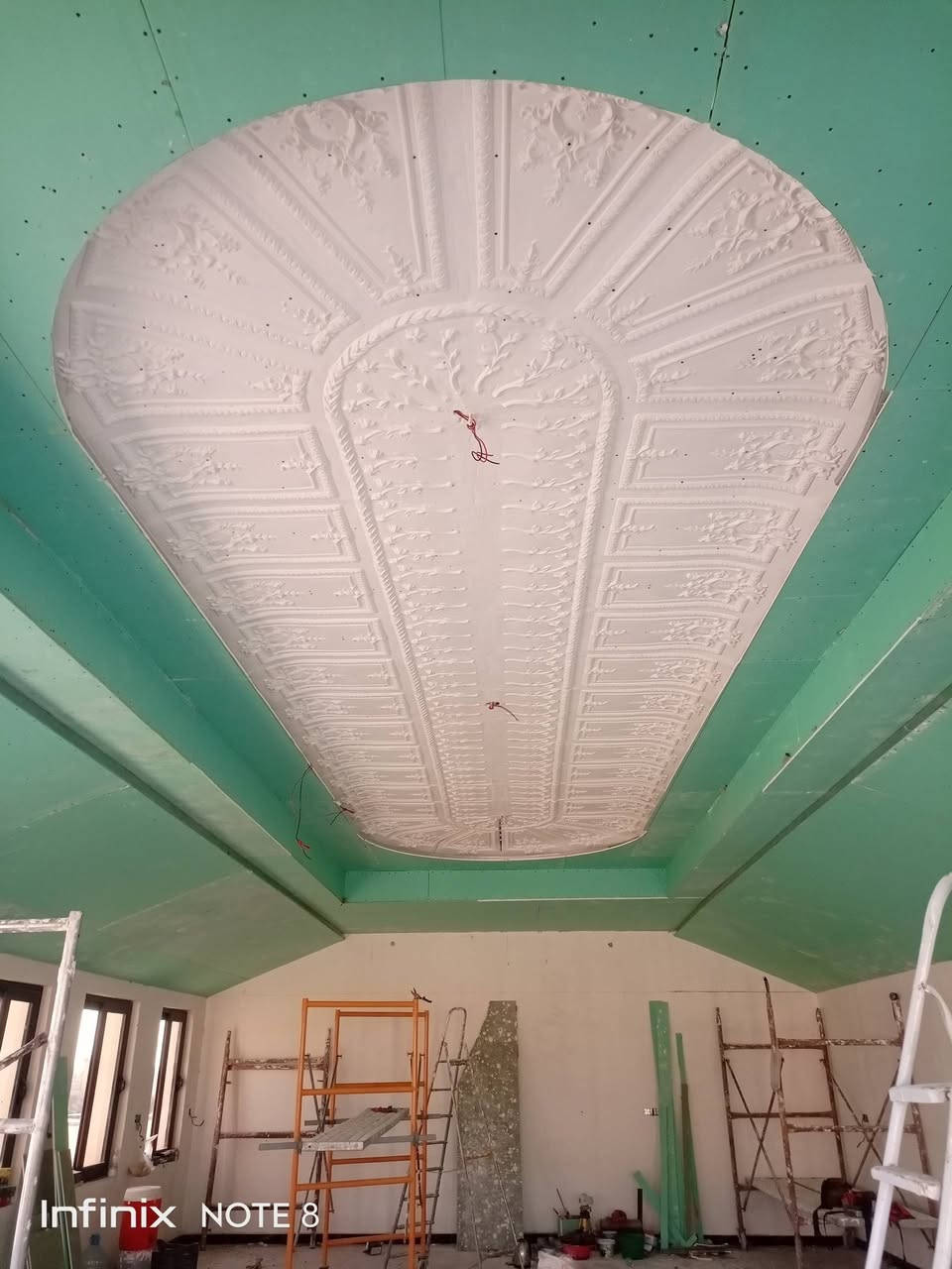 السلام عليكم. خلفه عمل جبسن بورد. و سقوف ثانويه وصبغ ومعجون تركيب اطارات بورك و فوم  حسب طلب الزبون ولتصميم. جميع مناطق البصره فقط وشنو تحاج نشتغلك  (***********) اتصال او واتساب
