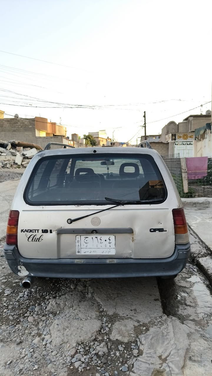 السلام عليكم كاديت للبيع موديل 91 سياره نظيفه كيرومحرك شرط بدون صبغ وبدون ضرر شرعي شرطه وكاله والتحويل سنويه لغايه 29 مكان السياره ايمن حي الشهداء الشارع ينتصر على الرقه السعر 23 وبيها مجال بسيط***********
