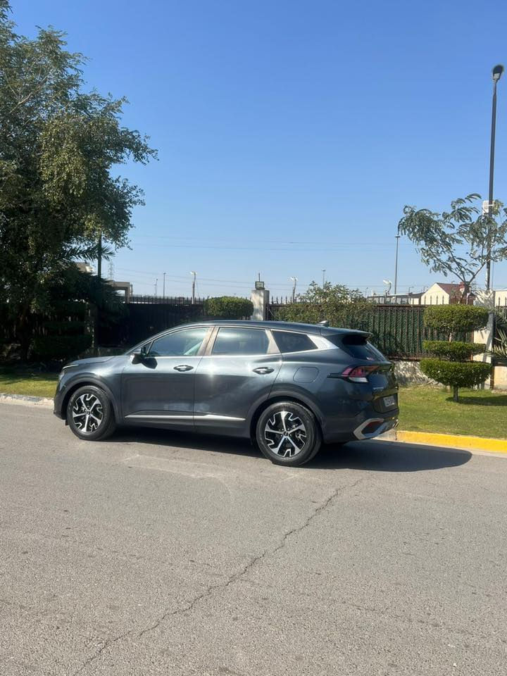 سبورتج 2023 امريكي 
رقم أربيل تحويل مباشر 
محرك 2500
ماشيه 46
لون بحري
فول ما عدا البانوراما
بصمه وتشغيل عن بعد 
ليد امامي وخلفي
نظام ترحيب عند الاقتراب
ويل كب قياس 18 انج
كشنات جلد
تدفئة بالكشنات
كرسي السائق كهرباء
مثبت سرعة
عدم الخروج من المسار
اوامر صوتية
حساسات 
مانع انزلاق
مساعدة النزول من المنحدرات
اوتو هولد
اوتو ستوب
كاميرات خلفية دوارة
رادارت
مانع تصادم
سايد بريك كهرباء
3 انظمة قيادة سمارت وسبورت ونورمل
شاحن واير ليس
شاشة كبيرة كار بلي
قطعتين تبريد 
حادث السياره جاملغ وبنيد  
ايرباك ستيرن وبرده 
صور حادث وسونار منزله
مكان السياره بغداد حي الجامعه 
السعر 183 وبيه مجال 
☎️ ***********
