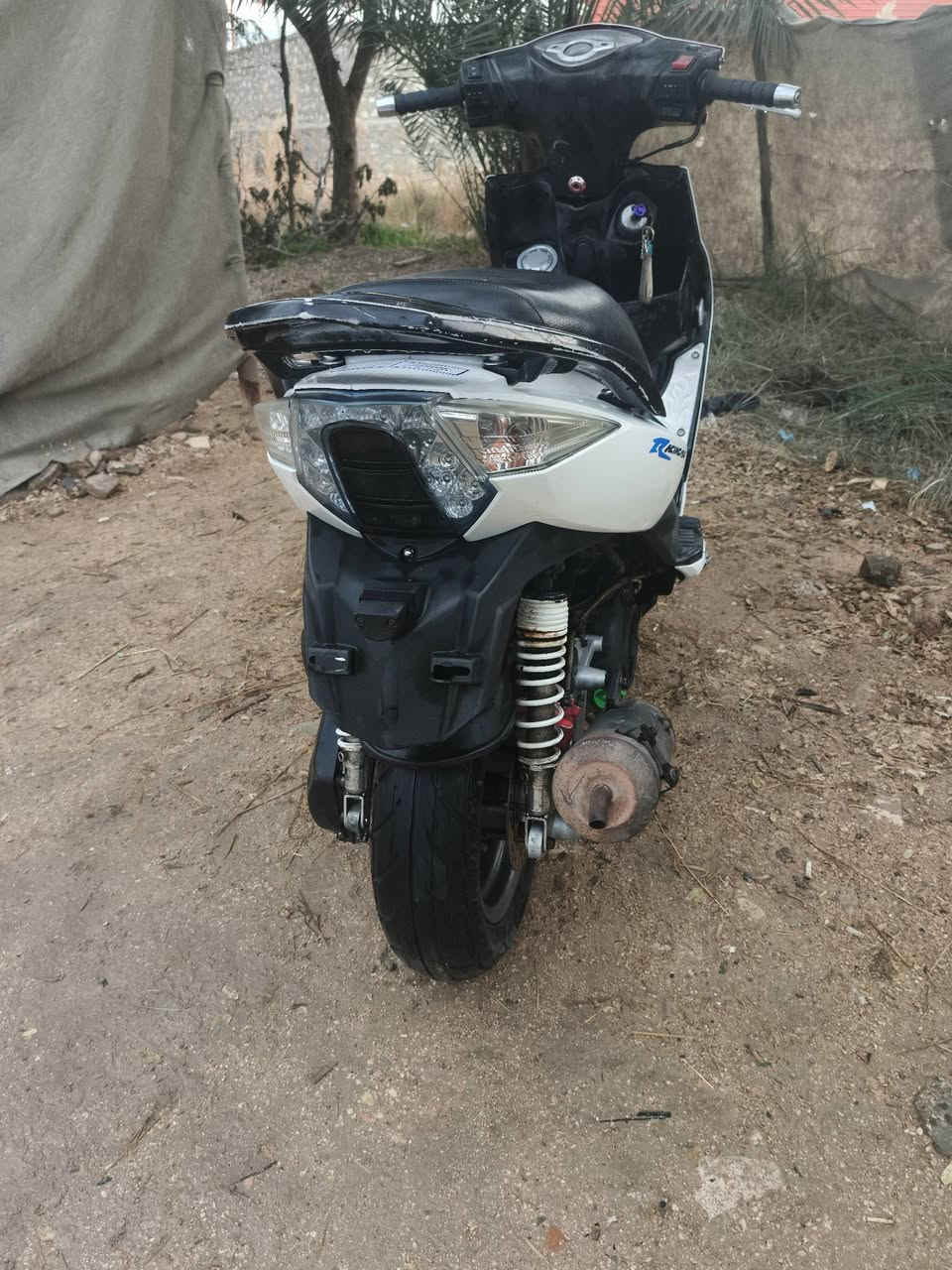 كامكو رايسنك ١٥٠  دراجه جاهزه من تاير لتاير وحلوه نهضة ومشي خير من الله *********** تصل وبيك خير ودلل
