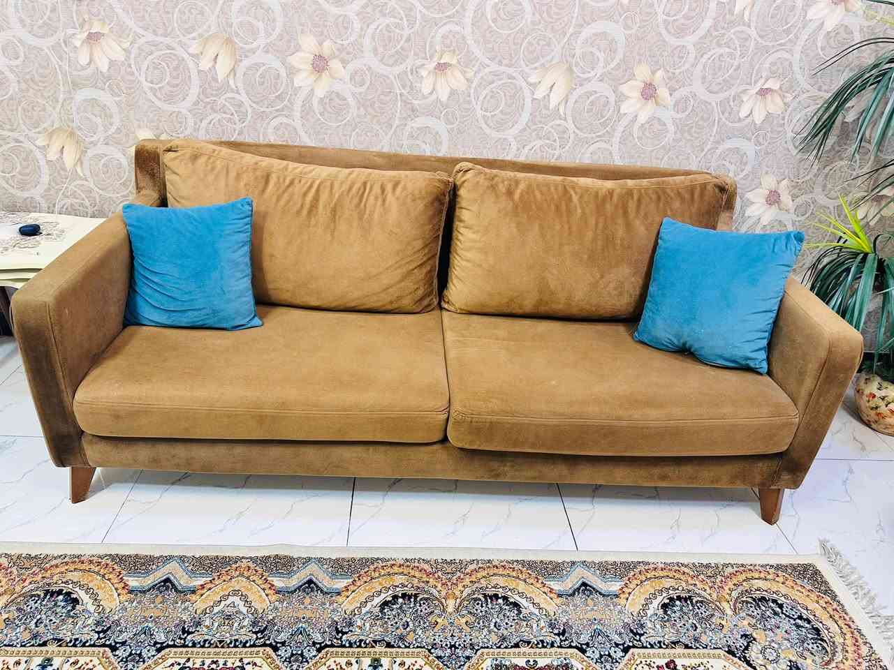 السلام عليكم للبيع في بغداد
تخم تركي 7 مقاعد مستعمل كلش قليل نظيف وجديد وبدون اي ضرر
طبله وسطيه خشم
طبله ديكور حديد
للتواصل ماسنجر او واتساب *********** او اتصال
