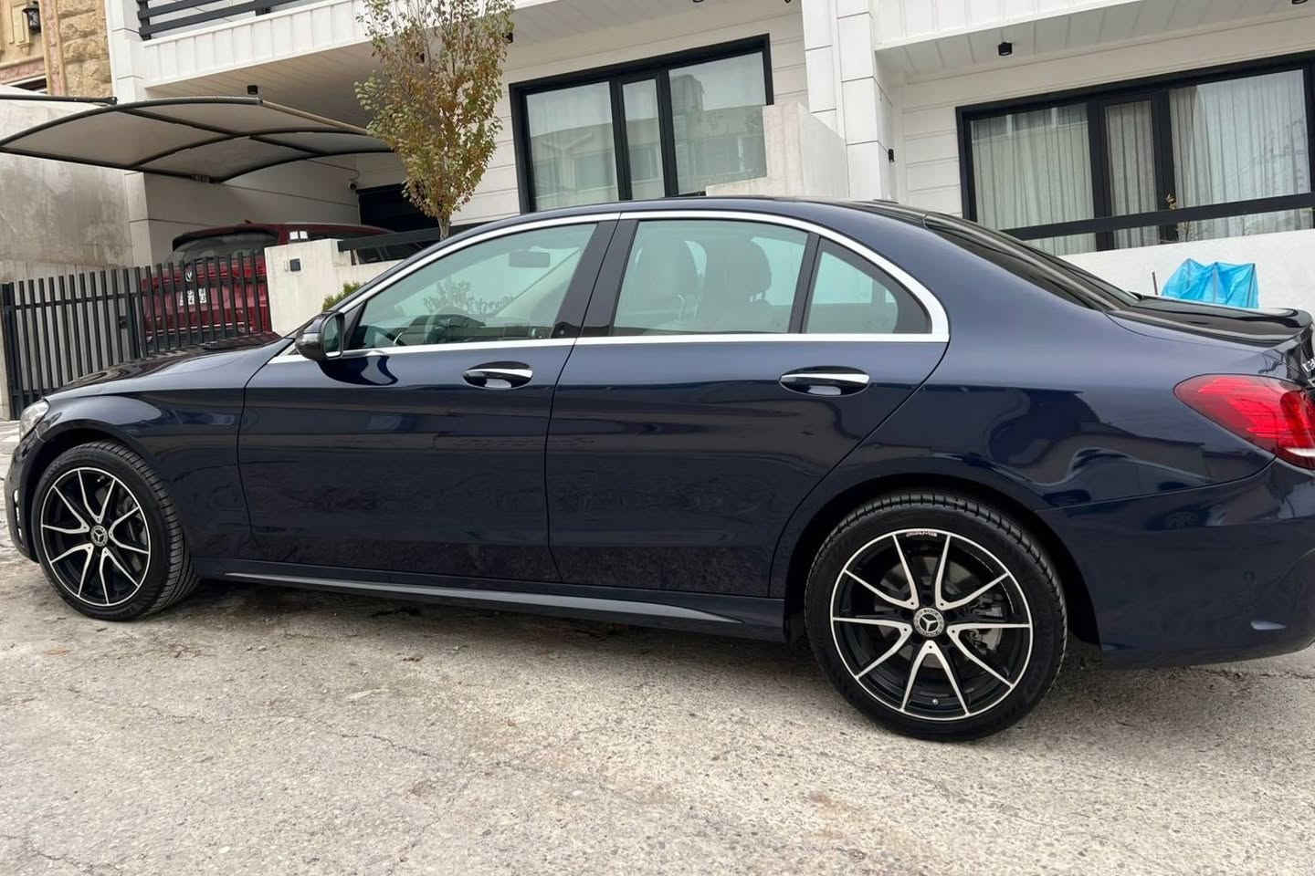 مارسیدس بێنز c300 مۆدیل 2019 ئەمریکی
روبعێک بۆنیت بۆیاخە
72 هەزار کیلۆمەتر رۆشتووە
بێ ناو گرتن بێ ئێرباگ
هیچ مەسرەفێکی تێدانیە 
زۆر پاک و خاوێن 

سـعـر : لە کۆمێنت داوابکە ڕاستەوخۆ بۆت دێت 📥 

گێرو مەکینەو کارەبایات بە شەرت
هیچ کێشەیەکی تێدا نییە 

ژمارەی خاوەنەکەی 
***********
