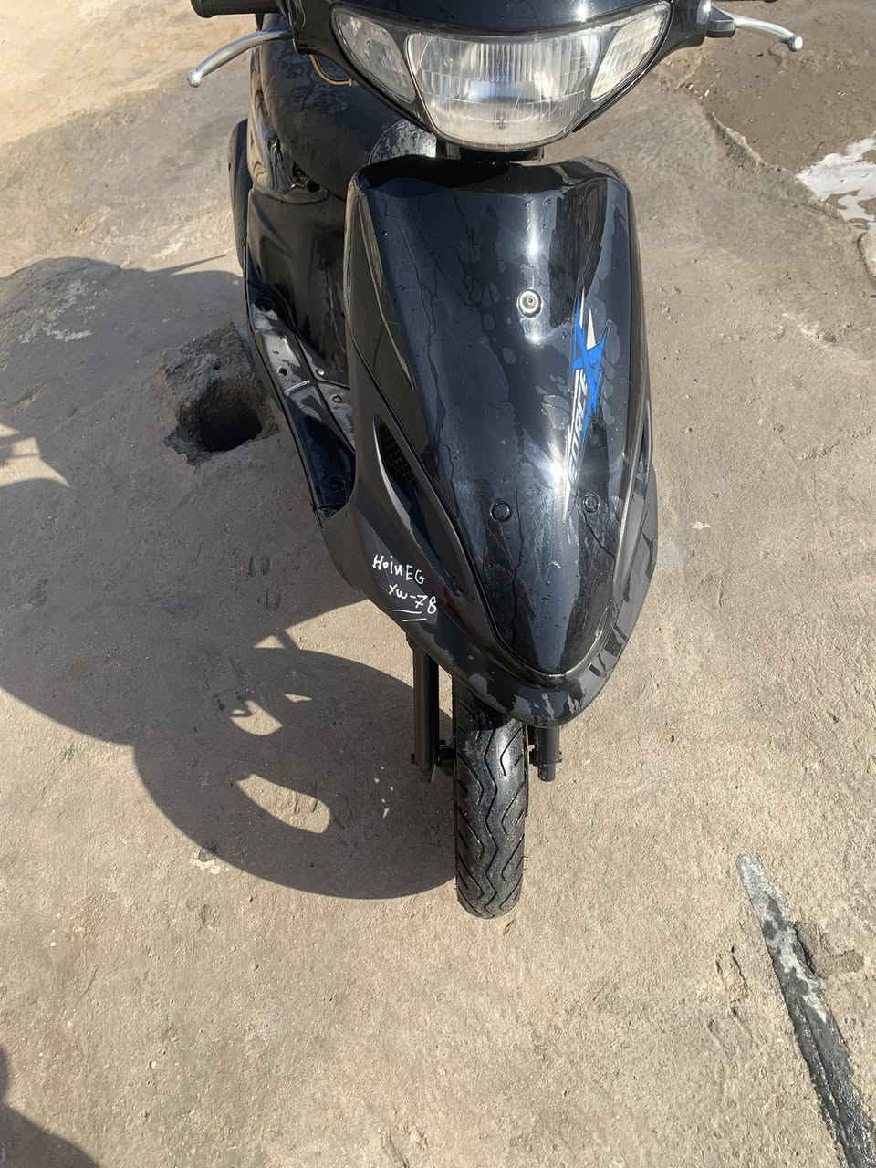 السلام عليكم دراجه قجمه نضيفه مكينه ما مفتوحه بس كفرات مو اصليه دراجه نضيفه مكان بغداد مديند الصدر سعر 550و بيه مجال واتساب ***********
