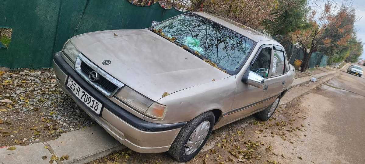 ئۆپل ڤیکترا مەکینە ٢٠ 
مۆدێل ٩٢ ڕەقەم کەرکوک سەیارەکە جایزە بەناو خۆمەوەیە بەشەرتی تەحویل و وەکالە  شوێن چەمچەمال 
ژ.م ***********
*********** شمشمل, السليمانية
