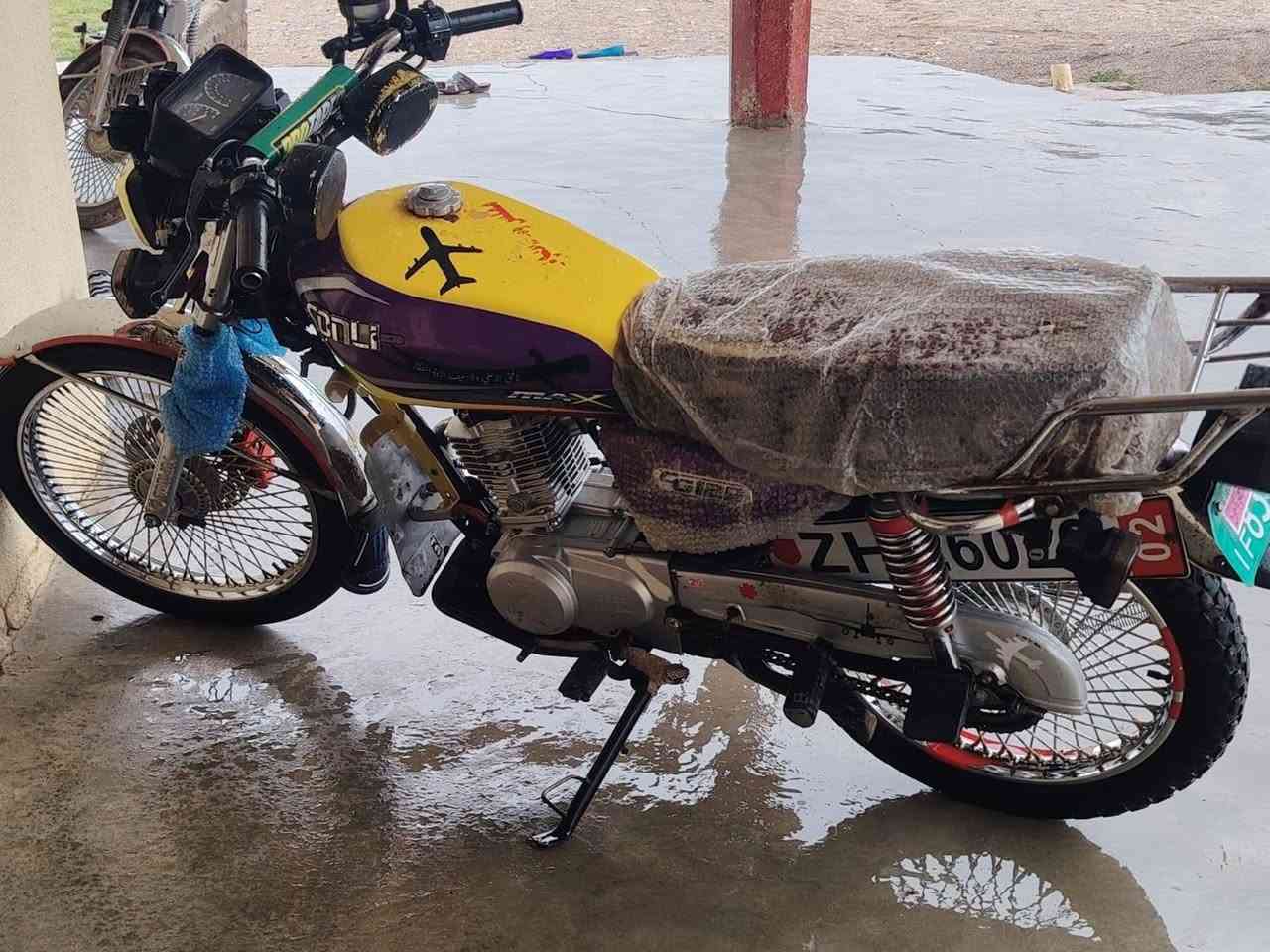 السلام عليكم مكلف بل نشر موطور للبيع جديد 2023 جديد فول نشاط السعر 525 وبي الستفسار علا هاذه الرقم ***********
