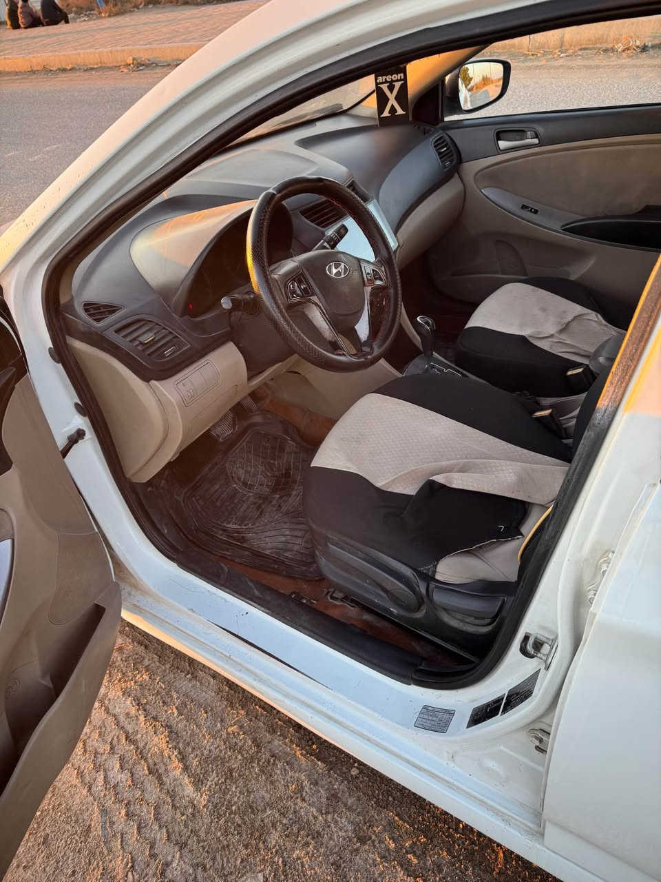 اكسنت 2015 خليجي مكينة 1600 دوووش رقم بغداد دولي الجديد بيها ضرر بسيط جاملغ خلفي وبيها رشات جمالية ابيع حزام مكفولة لغود شواصي تكم قمارة حوض السيارة جاهزة مكينة كير حدادية كهربائيات تدفئة تبريد تخم تاير باتري مواصفاتها كامرة شاشة تحكمات كشافات السعر 79 العنوان الإسكندرية طريق بغداد كربلاء ***********/*********** المحمودية, بابل
