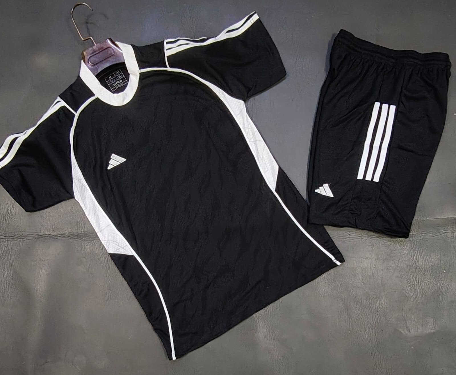 على بركة الله وصول وجبه جديده دريس وشورت خامه درجه اولى
قياسات m.l.xl.xxl
الاسعار جددا مناسبه دزلي صوره الدريس الي تريده
ودزلك تفاصيل 
متوفر توصيل وشحن لجميع الدول العربيه


**إذا كنت صاحب هذا الإعلان وتريد حذفه لأي سبب، رجاءا أرسل رسالة إلى الدعم الفني**
