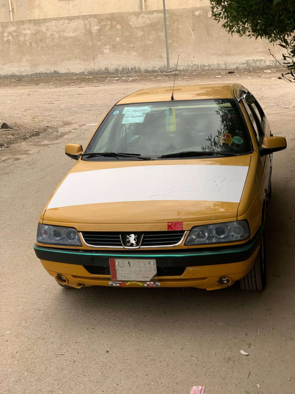 سلام عليكم بيجو الميس 2015 سياره ما بيه لاضربه ولا تبديل عدا صبغ جاملغ فقط بدون دواخل أثر طخه صغيره سياره نضيفه باقي كفاله كير ومحرك مكفولات غرفته حلوه كهربائيات كله شغاله تبريد ثلج تخم تايرات جديد رقام نكليزي باقي بس عل استلام رقم بغداد سنويه جديده هيه غرمات مصفره مكان شهداء البياع ***********
