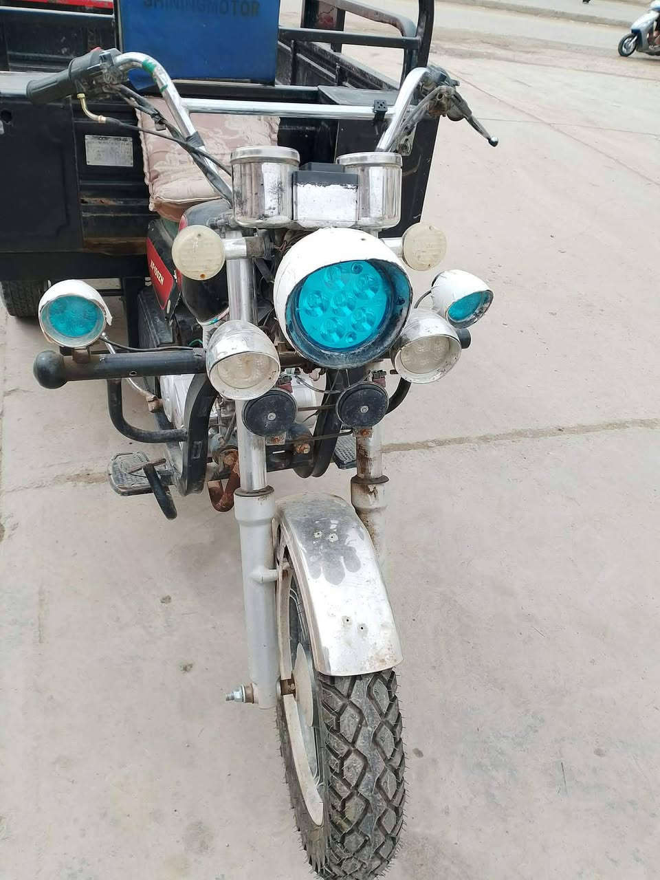 السلام عليكم 
ستوتة جمرة 2019
أوراق اصولي 
مكفولة من كلشي 
محرك 2025
نضافة 75 بس ما غاسلهة
السعر  1800 وبيها مجال 
مليون و ثمنمية
رقمي     ***********
