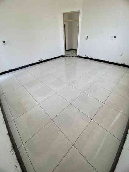 خلفه سيراميك بورسلين جدران ارضية وكاشي ومرمر داجه اولي وتفرغ حالياً بغداد ***********
