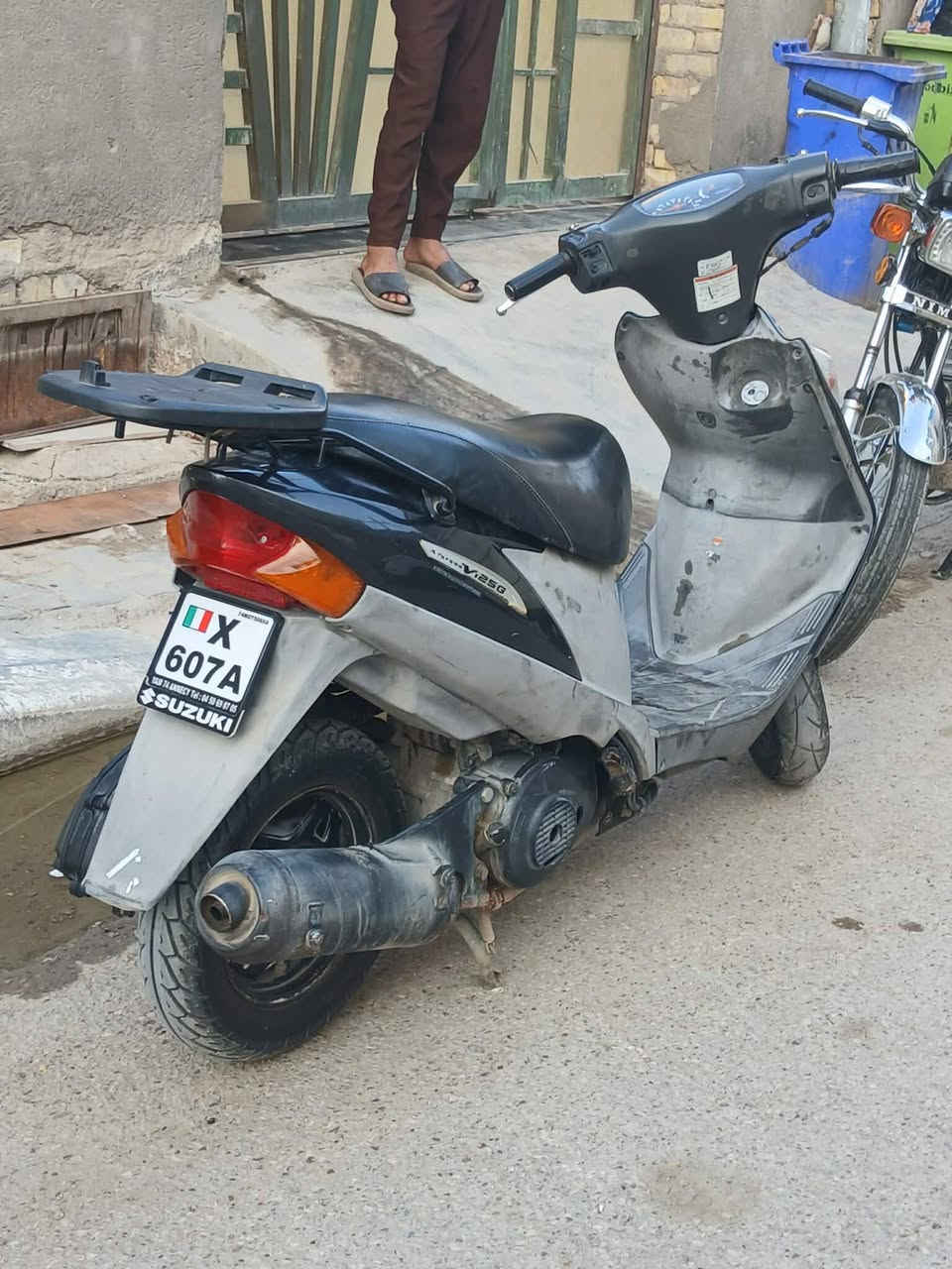 سلام عليكم ادرس قديم البيع مفتوحه مره وحده دراجه خير من الله السعر خاص ***********
