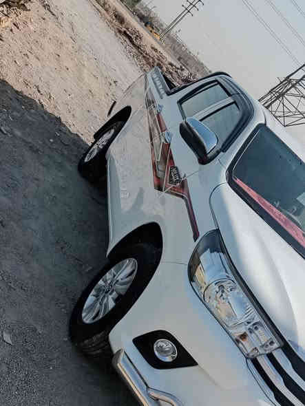 فلاونزه (هاي لوكس)موديل٢٣        /ماشيه٢٥الف كم/ رقم بغداد دولي ، تحويل مباشر، مكفوله كفاله عامه،
  السعر٢٧٥ وبيها مجال..
رقم هاتف *********** 
م/ مكلف ب النشر..
