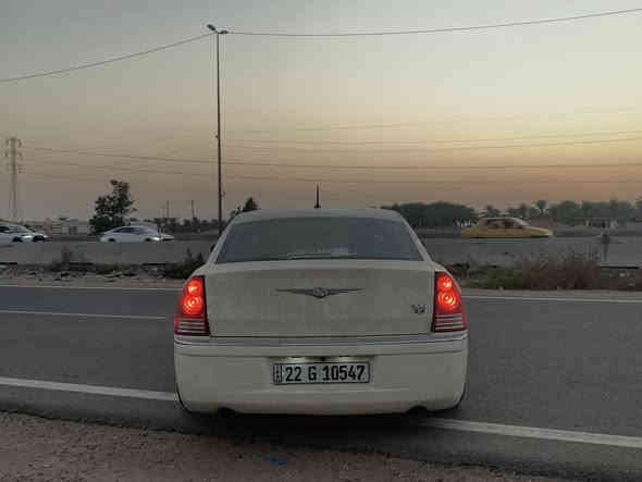 سلام عليكم. اوباما ٢٠٠٨ هيمي محرك ٥٧٠٠    جديده وجاهزه بيها صبغ بصفحه سايق اثر شخوط بدون حادث كفاله من الحادث ميكانك جديد خلفي امامي. سنويه وهزه جديده لل ٢٠٣٠ سياره عدله بلعافيه على ياخذها. المنظومه مال جوبلس مو ويها مفتوحه يعني بدون جوبلس السعر ١٢٠ 
***********
