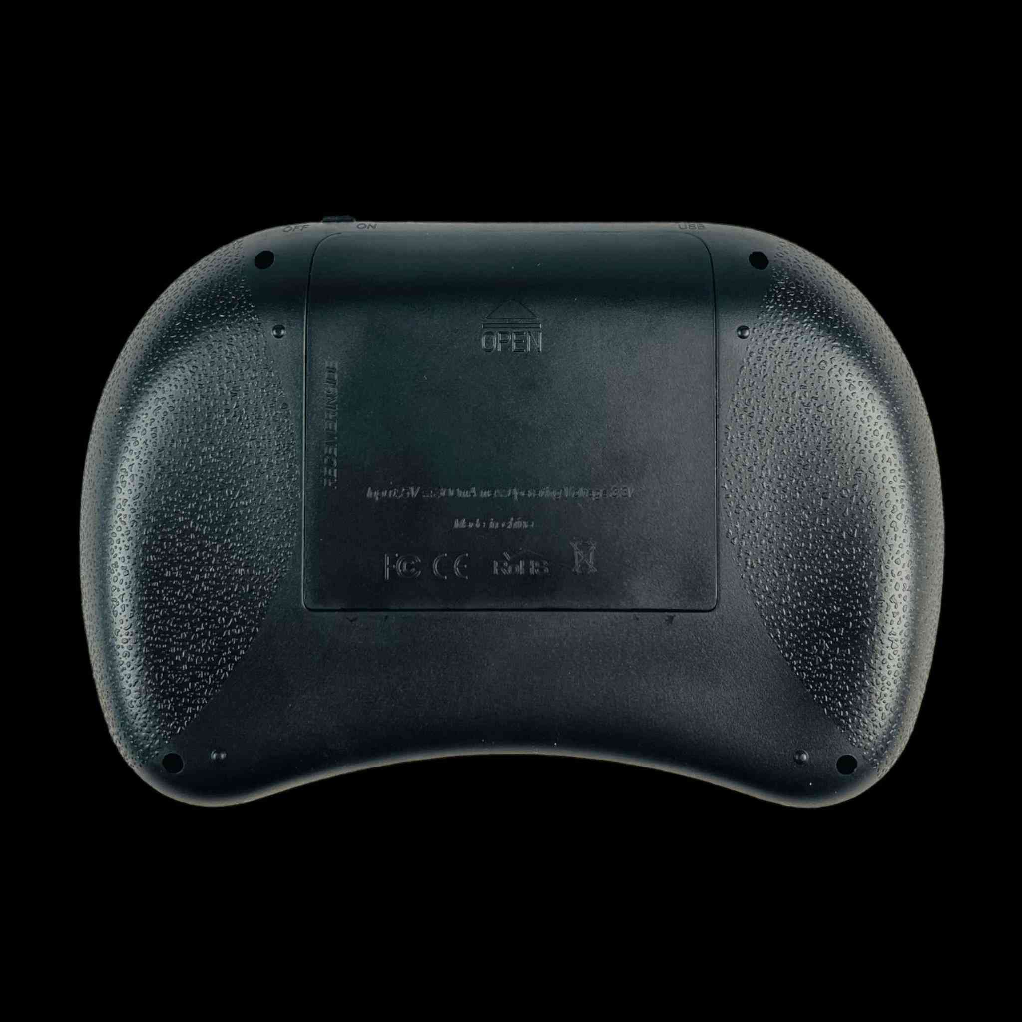 كيبورد + ماوس للتحكم عن بعد

الاستخدامات:

يستخدم للتحكم بالتلفاز الذكي, الحاسبة او اي جهاز إلكتروني يدعم ويحتوي على منفذ USB

الميزات:

تصميم أنيق ومميز

صغير الحجم وقليل الوزن يمكن حفظه واستخدامه بكل سهولة

يحتوي على جميع أزرار الكيبورد كاملة

يحتوي على ماوس لمس

بطارية ليثيوم بحجم 1020 ملي أمبير

كيبل مايكرو للشحن

أبعاد الغلاف: 3  10  15 سم

أبعاد المنتج: 10x15

المنشأ: الصين

الملاحظات:

الكيبورد لا يحتوي على حروف عربية

اللون الابيض والاسود للمنتج هو لون الازرار وليس المنتج كربلاء, العراق


**إذا كنت صاحب هذا الإعلان وتريد حذفه لأي سبب، رجاءا أرسل رسالة إلى الدعم الفني**