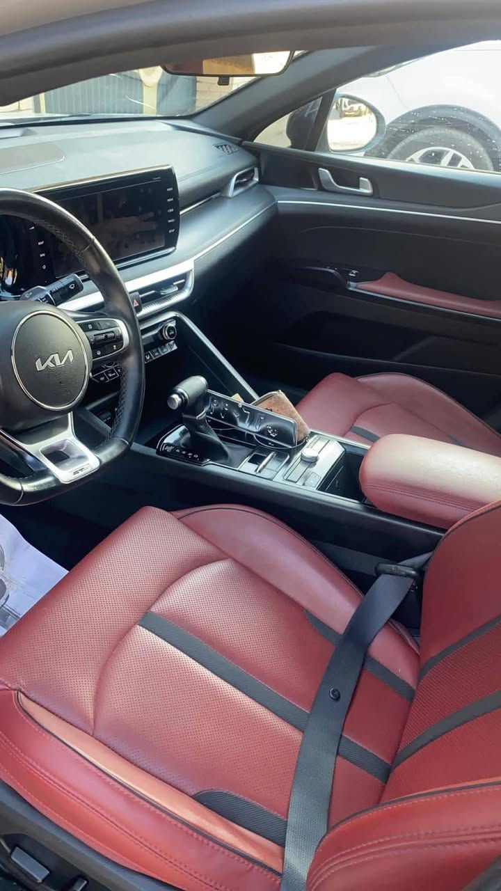 سلام عليكم 
K5 للبيع موديل 2023 جي تي لاين 
سياره حلؤ وجاهزه 
وبأسمي تحويل ثاني يوم 
تفاصيل اكثر اتصل وتدلل ***********
