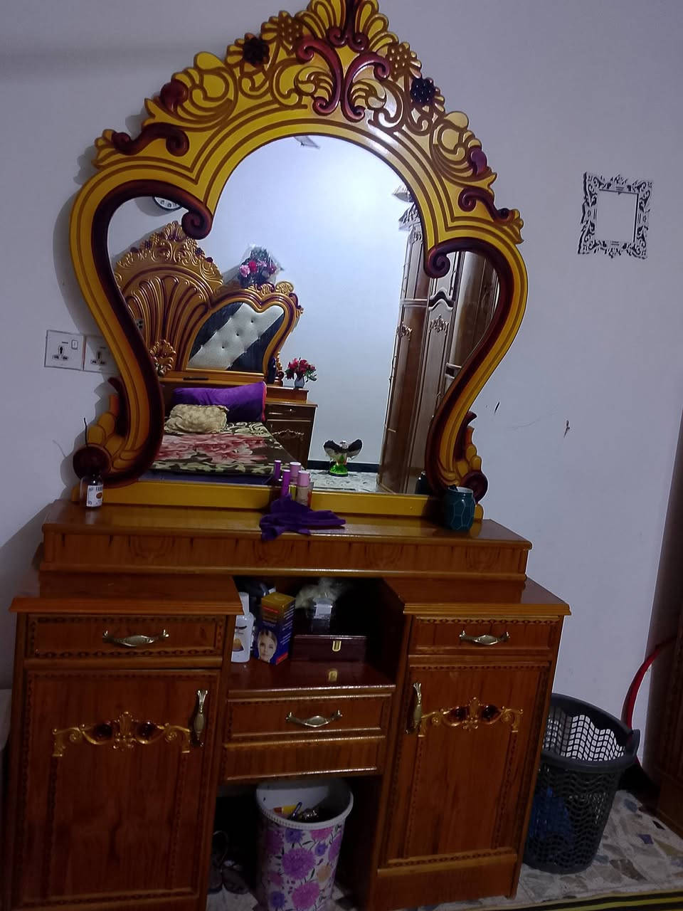 سلام عليكم عرفه نوم لبيع سعر 600/50 رقم هاتف *********** عنوان حله سيف سعد
