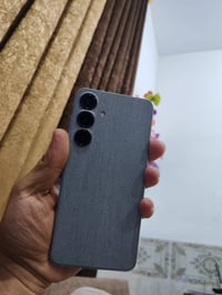 S25 plus ذاكره 512 جهاز نضيف  عل يدي فقط ضهر مالته مكسور سعر 800 وبي م...