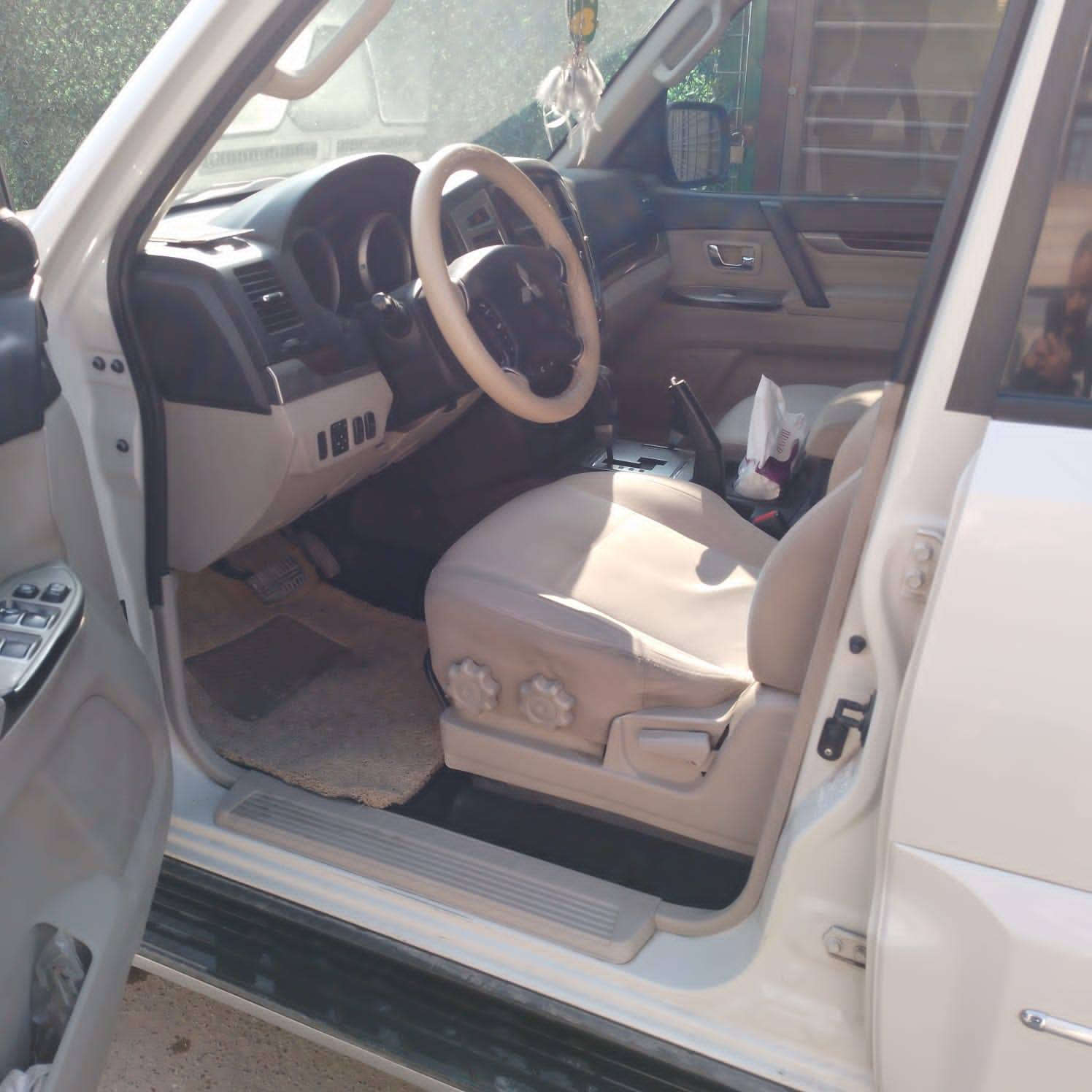 السلام عليكم 
باجيرو 
موديل 2018  العلامه الذهبية
محرك ٣٨٠٠ 
المسافه المقطوعة ١٣٢ كم
رقم سليمانية بإسمي تريد تحويل او وكاله 
سيارة جديده بحاله الوكاله بلعافيه ع الياخذها 

مكان السيارة بغداد 
رقم صاحب السيارة 
***********

السعر :: اطلبه بالتعليقات يصلك خاص 📩

#ادارة_الصفحه ⚡

ملاحظه / 🔴
مدير الصفحه غير مسؤول عن بيع وشراء واصوليات السياره نحن صفحه لعرض السيارات فقط.
