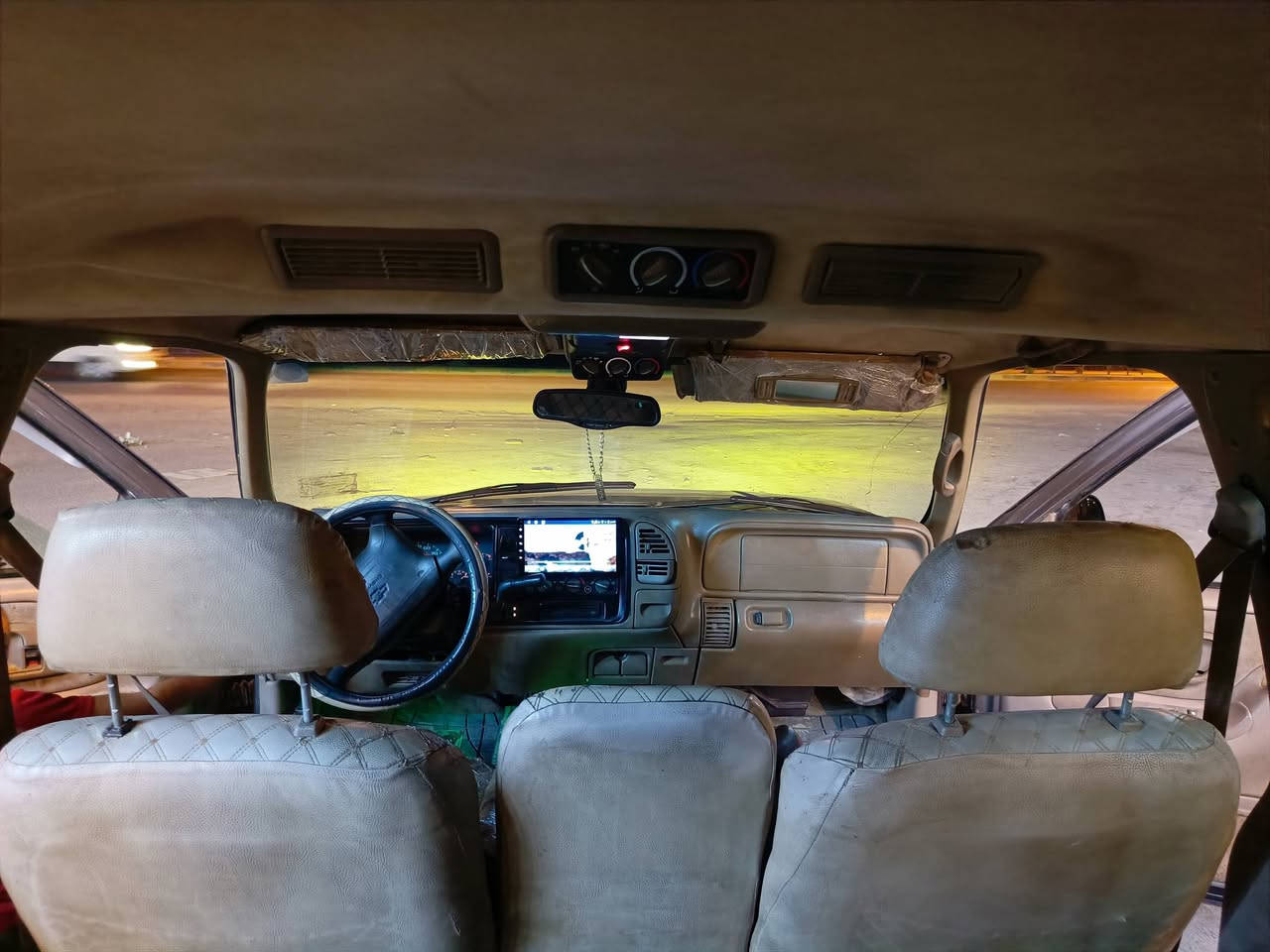 سلام عليكم سياره جمس سوبربان طويل للبيع موديل 97 مكينه 350 كير 700 وارد ياباني حاويه سياره نضيفه عوزها ترتيبات بصيطه السيارات جاهزة كأمر شاشه جاهزه مكان حله شارع 80 السعر 45 استفسار عن ***********
