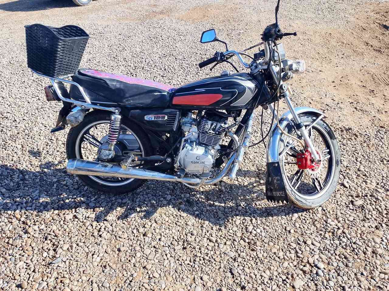 السلام عليكم 
يوجد موطور البيع 
السعر450 وبي مجال 
تصل على الرقم ***********
