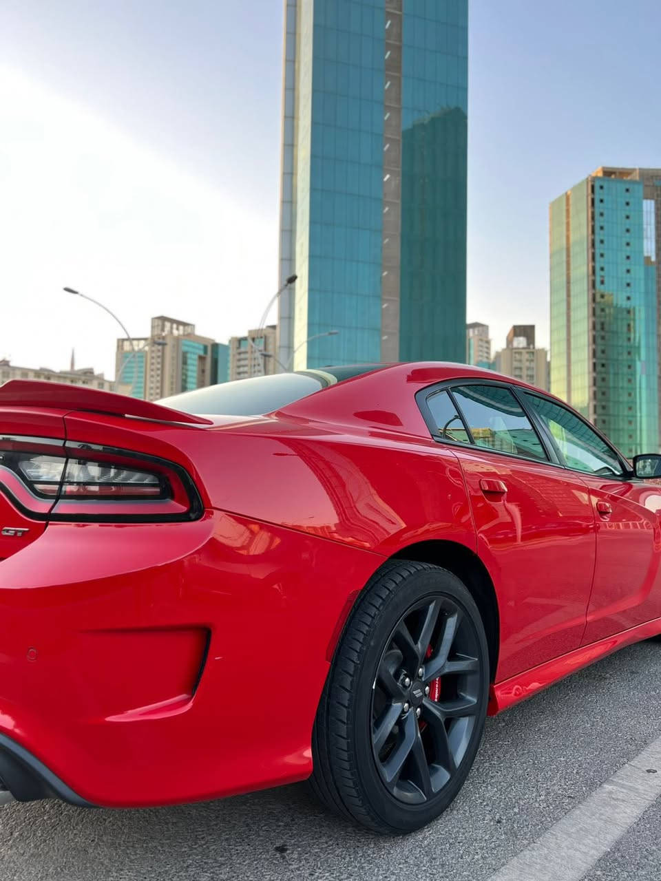 سلام عليكم 📍🪬
جارجرGT جيتي خليجي شركه هارلم 
الموديل 2019  (خليجي)  لون احمر مميز 
العداد: 85 الف 
سياره جديده بمعنى الكلمه    
رقم اربيل بسمي تحويل مباشر
المحرك : V6.  3.6L 
سياره جديده بمعنى الكلمه 
اي نقص ما بيهه ترايه مال زيروو
المواصفات فول داخل جلد  بلادي 
شاشه كبيرة مع نظام ملاحة GPS 
سستم صوت الپاين مع سماعات پريميوم 
فتحة سقف (سلايد) 
مقاعد جلد رياضية لونين 
 مقعد السائق كهربائي 
 حساسات مع مانع تصادم خلفي . 
 تشغيل عن بعد 
 ستيرن كهربائي 
 محدد سرعة 
 تلفون بلوتوث 
 كاميرا خلفية 
 مرايا متحسسة للاضاءة العالية 
 كير شفتر بالستيرن 
 دخول ذكي (بصمة)
ً
السعر 275
***********
