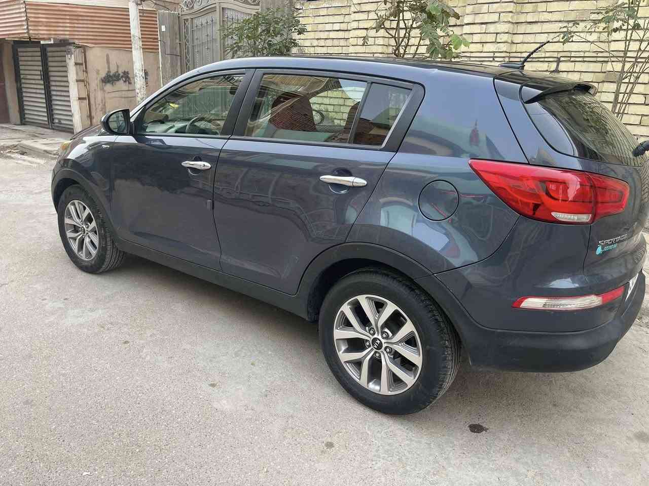 كيا سبورررتج للبيع وارد امريكي موديل 2015  رقم بغداد انكليزي باسمي حادثها جاملغ خلفي وبقية التفاصيل موضحة بالسنوار  سعرها ١٢٥ الاتصال على الرقم ***********
