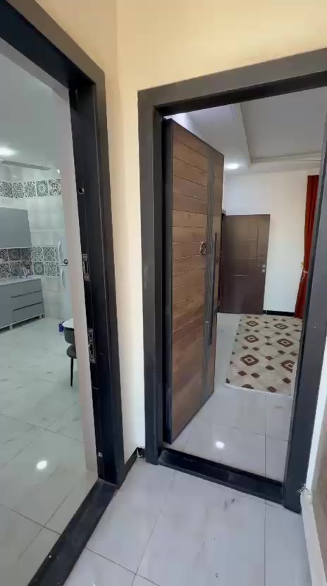 شقه للايجار في منطقة المنصور
التفاصيل
 ( غرف نوم عدد 2 - صاله كبيره - مطبخ - صحيات - )

ط اول  1200$
ط ارضي 1300$
البنايه تحتوي على كراج وحديقه داخليه وخارجيه
للاستفسار الاتصال على 
***********
