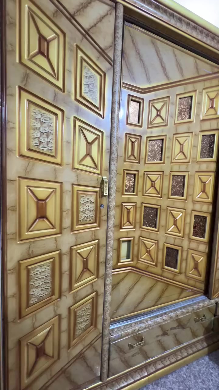 غرفه عراقية تفصال الخشب الثكيل  قياس الكنتور ٤ متر بابين سلايت وبابين لا الغرفه ٦ قطع (كنتور وميز مرايا وميز بلازما وكومديات ٢ وجربايه )مابيها اي ضرر العنوان بغداد مفصلتها بمليونين بس بسبب ضيق المكان اريد ابيعها


**إذا كنت صاحب هذا الإعلان وتريد حذفه لأي سبب، رجاءا أرسل رسالة إلى الدعم الفني**