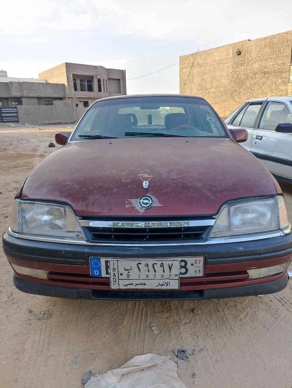 السلام عليكم سياره للبيع اوبل اوميكا موديل 1993 لو عنابي 
السياره جاهزه من كلشي تخم تاير كهربائيات تنته كهربائيه 
جامات كهرباء كير عادي بطاين نضيفه صدر امامي خلفي نفض 
السعر 33 وبيهه مجال للاستفسار رقم الهاتف ‏‪0780 004 3700‬‏
المكان رمادي التاميم
