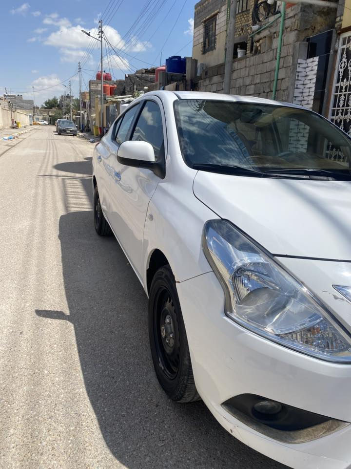 نيسان سني هندي بليته زركه مديل 24 ماشيه 55 الف سياره جاهزه ونضيفه بيها بارد ثنين شويه واحد بخشم الجاملغ الايمن اصبعين وثاني ب الباب الايسر شويه سعر 115 البصره الحيانيه ***********
