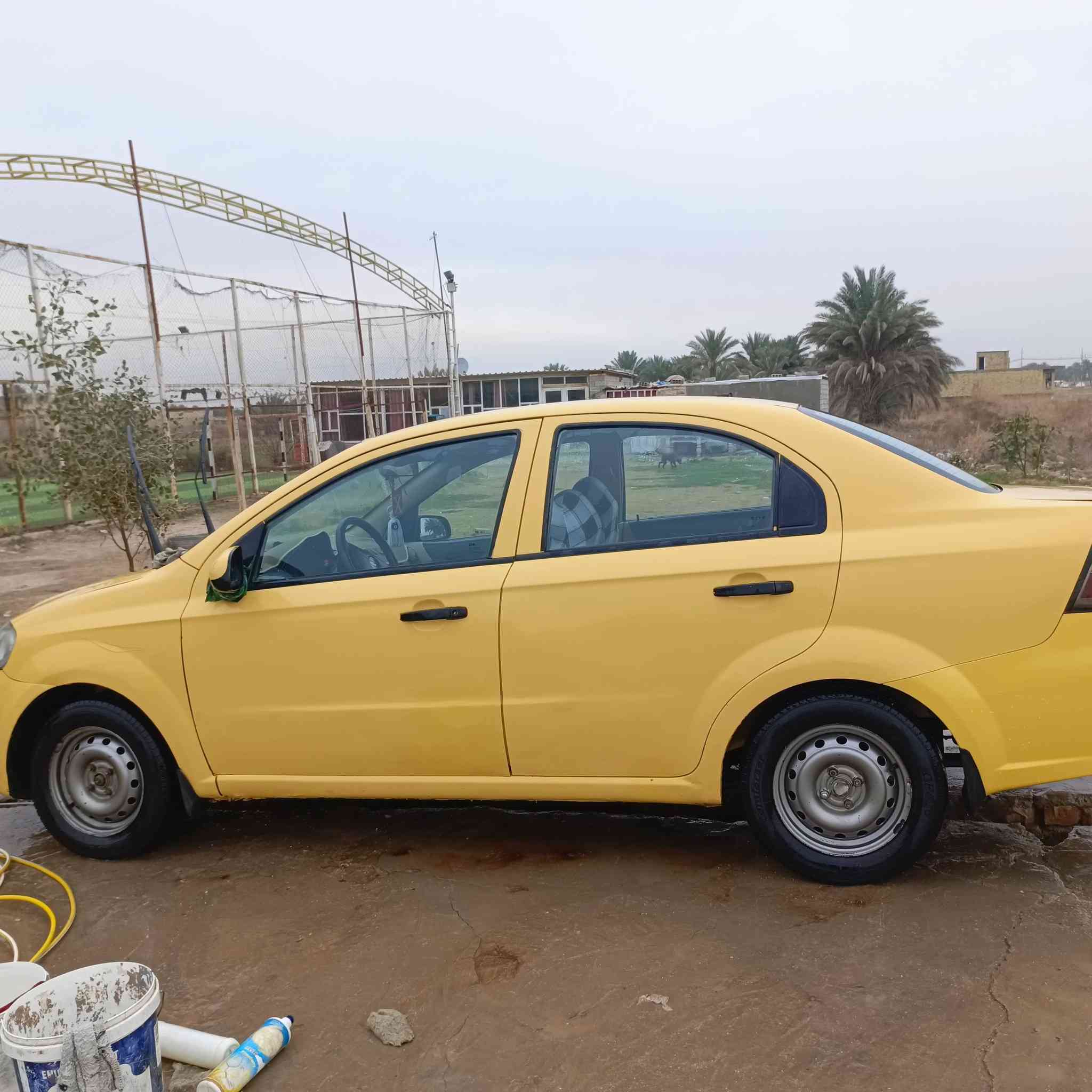 السلام عليكم. اڤيو 2011 شركه عامه(صفره بلاد) حادث فقط چاملغ امامي  گير مكينه كفاله مكان السياره ديوانيه دغاره. ***********
