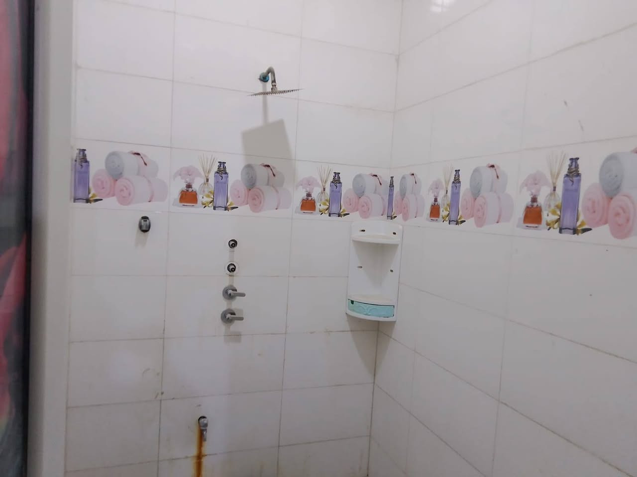 سلام عليكم 
يعلن مكتب عقارات الأصدقاء عن وجود بيت للبيع 
جنس العقار طابو عراقي زراعي وكاله بسم المشتري 
مساحة البيت 150م
العنوان ابو الخصيب حي العسكري 
سعر البيت 72 مليون وبي مجال 
يحتوي البيت على كراج مع ديوانيه مع مطبخ مع صاله مع غرف 2 مع صحيات داخليه و خارجيه 
الاستفسار اتصل على الرقم (***********)
