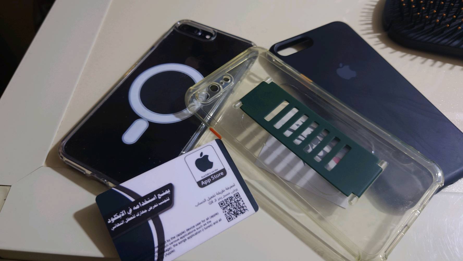 للبيع أيفون 7بلاس بلادي ما مصلح ذاكرة 128والبطارية 94 الجهاز يخبل بس بي شخط بالشاشه مو كسر ما مئثره على اللمس الجهاز هوه والكفرات والحساب وسيم كارت بسعر 100بس المكان بغداد الكاظمية 