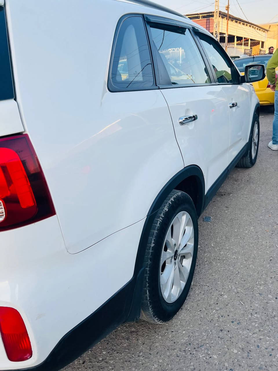 السلام عليكم
سورنتو 2014 بدون صبغ تعديل بارد شبر اسفل قبق البانزين فقط رقم صلاح الدين مشروع وطني باسمي 7راكب 3قطع تبريد مري شفط داخل محرك جي دي اي مفتوح 
لونين 160 وبيها مجال
***********
