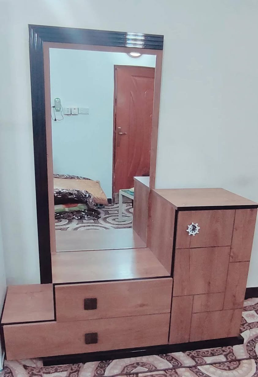 غرفه نوم تركي خشبه قوي 
السرير بي مخزن
 وميز تواليت بي باب سري 
السعر٩٠٠ وبي مجال


**إذا كنت صاحب هذا الإعلان وتريد حذفه لأي سبب، رجاءا أرسل رسالة إلى الدعم الفني**