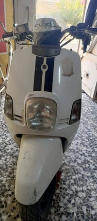 بوليس للبيع مفتوحه السعر 550 بيها مجال 07831080321