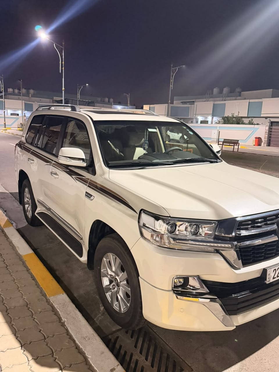 لاندكروز موديل ٢١ اخت زيرو ماشي ٢٥ الف كيلو سته سلندر رقم وسنويه جديده مكفوله كفاله عامه مغلفه ppf تخم كشنات جلد الباب الخلفي كهربائي مع ٤ كاميرات لايت زنون علما قبل اسبوع شديتلها تخم تايرات دالوب وسياره ماخذيها زيرو على ايدنا 
سعر 545 بيها مجال عنوان بصرة مجمع الامال رقم هاتف ***********
