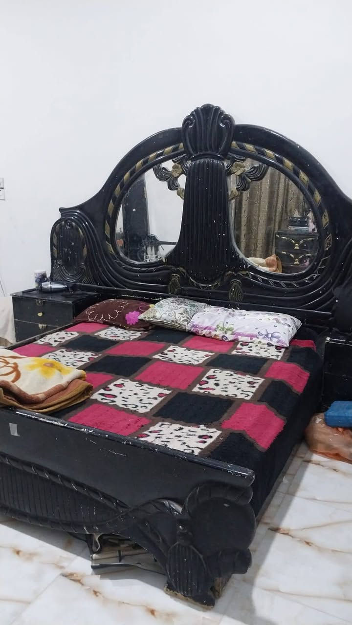 السلام عليكم
البيع
العنوان البصره 
رقمي ***********
