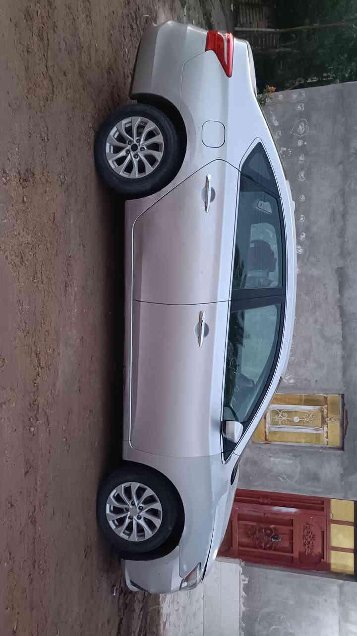 نيسان🇯🇵سنترا وارد امريكي رقم المثنى 
مديل 19
*   مثبت سرعه
*   شاشه كبيره
*   كاميرا خلفيه
*   تحكم ستيرن جهتين 
*  انظمه قيادة ، عادي . سبورت . ايكو
*   ادامه كامله
* رادار امامي
*   حداديه جديده
*   محرك 1800 اقتصادي
*   نظام فرامل ABS
مكانها الناصريه 
السعر 100. ‏‪
***********
