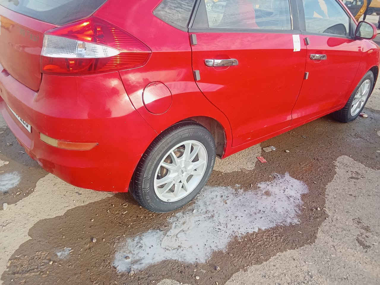 فلاوين 2 موديل 2012 كير محرك تبريد صدر جاهزات شاشه كامرات تخم تاير هزه جديده باسمي سنويه لل29 بغداد  السياره مال جناي الشراي يتصل ***********
