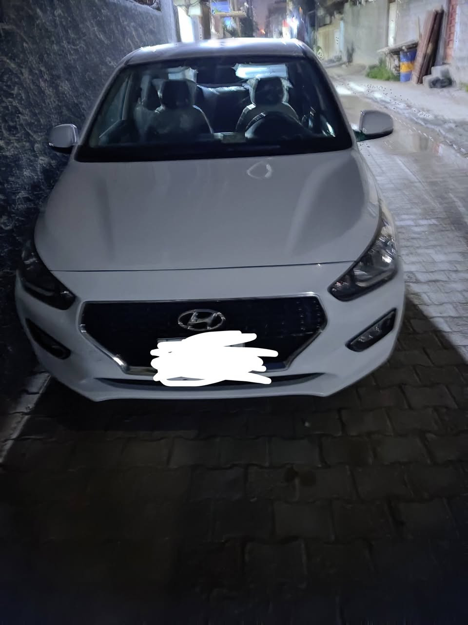 السلام عليكم هونداي رينا 2020 خليجي سنويه بسمي 
بيه قطعتين باب السايق ربع صبخ اوباب الخلفي هم ربع صبخ 
والباقي مكفولة كفالة عامه سياره فول ما عده البصمه 
السعره 105 أو بيه مجال للطيبين 
***********
***********
