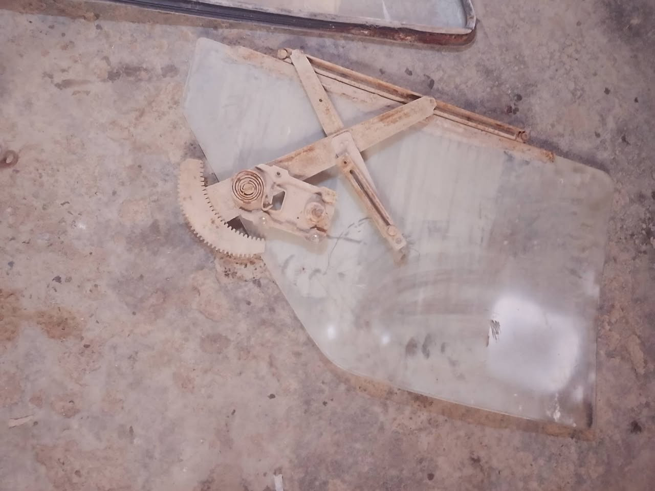 السلام عليكم عندي جاردن بيكم 82 عند بيجامات البوب جاما خلفيه بنزات بريك تانكو بنزين وياله واير اثنين باور انبار بريك العنوان المشاهده***********
