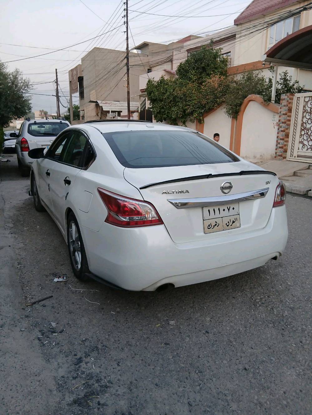 نيسان التيما 2013 وراد امريكي  بيها ٤ قطع ونص  . بصمه سلايت تحكمات ستيرن abs كروز سرعه كامره كشن كهربائي تبريد تدفئه  فول مواصفات كير محرك شرط عليها غرامه ١٣ ورقه شرط التحويل 