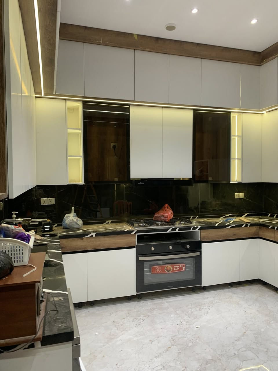 الوتد للديكور والمطابخ تفصال جميع الديكورات والمطابخ وغرف النوم ***********
