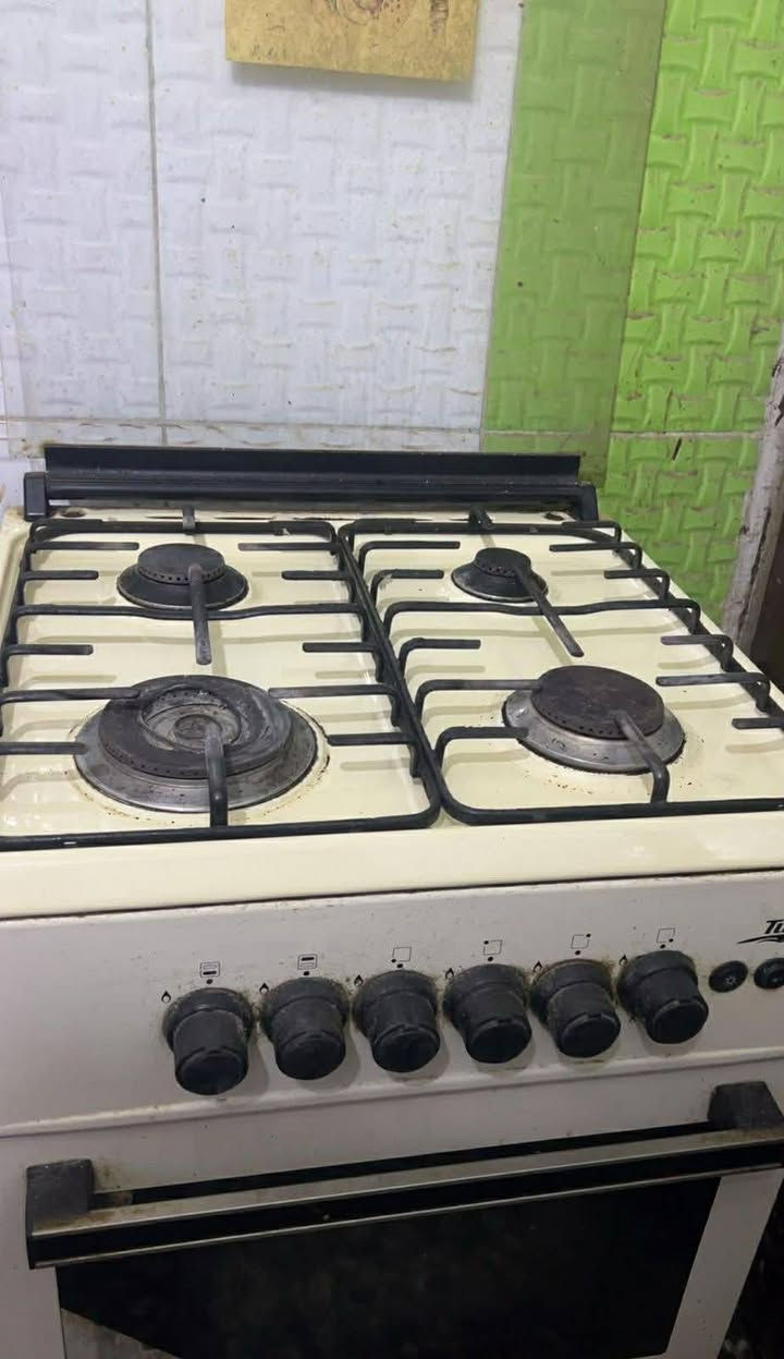 ***********

السلام عليكم متاح /طباخ حجم كبير فول نضافه وناره تخبل تجي تفحص وتاخذ وسبلت ثنين طن نضيف حيل مكاني بغداد الدوره سعر الطباخ 70---(وسعر السبلت 150
